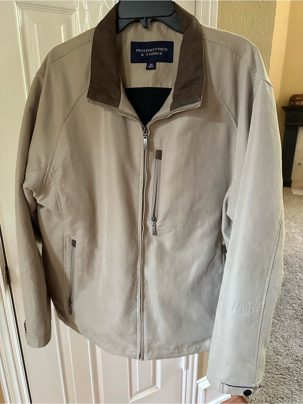 Roundtree & Yorke Men's Beige khaki  Zip-Front Jacket Sz XL weatherproof great